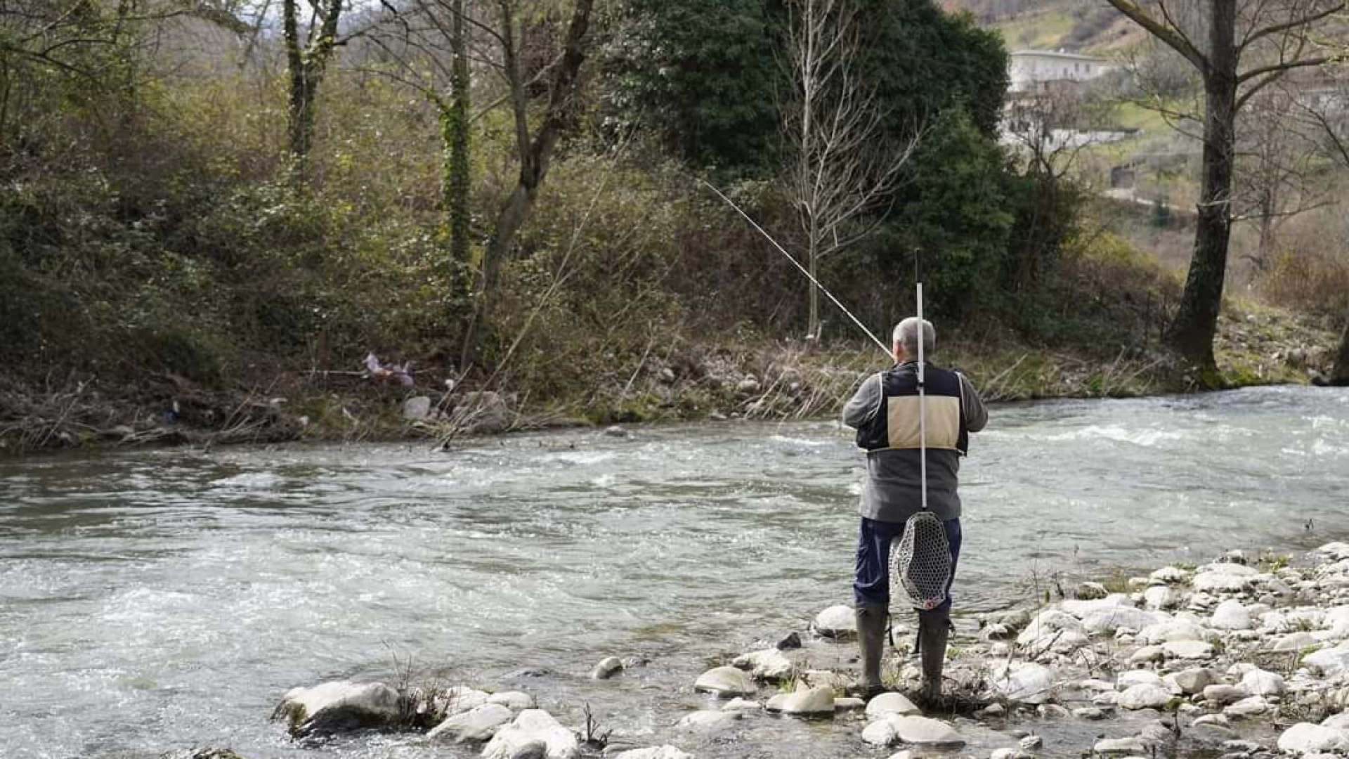 Pesca Sportiva: sulle sponde del fiume Liri il campionato italiano esche artificiali da riva. Simeone e Castaldi volano per il Molise.